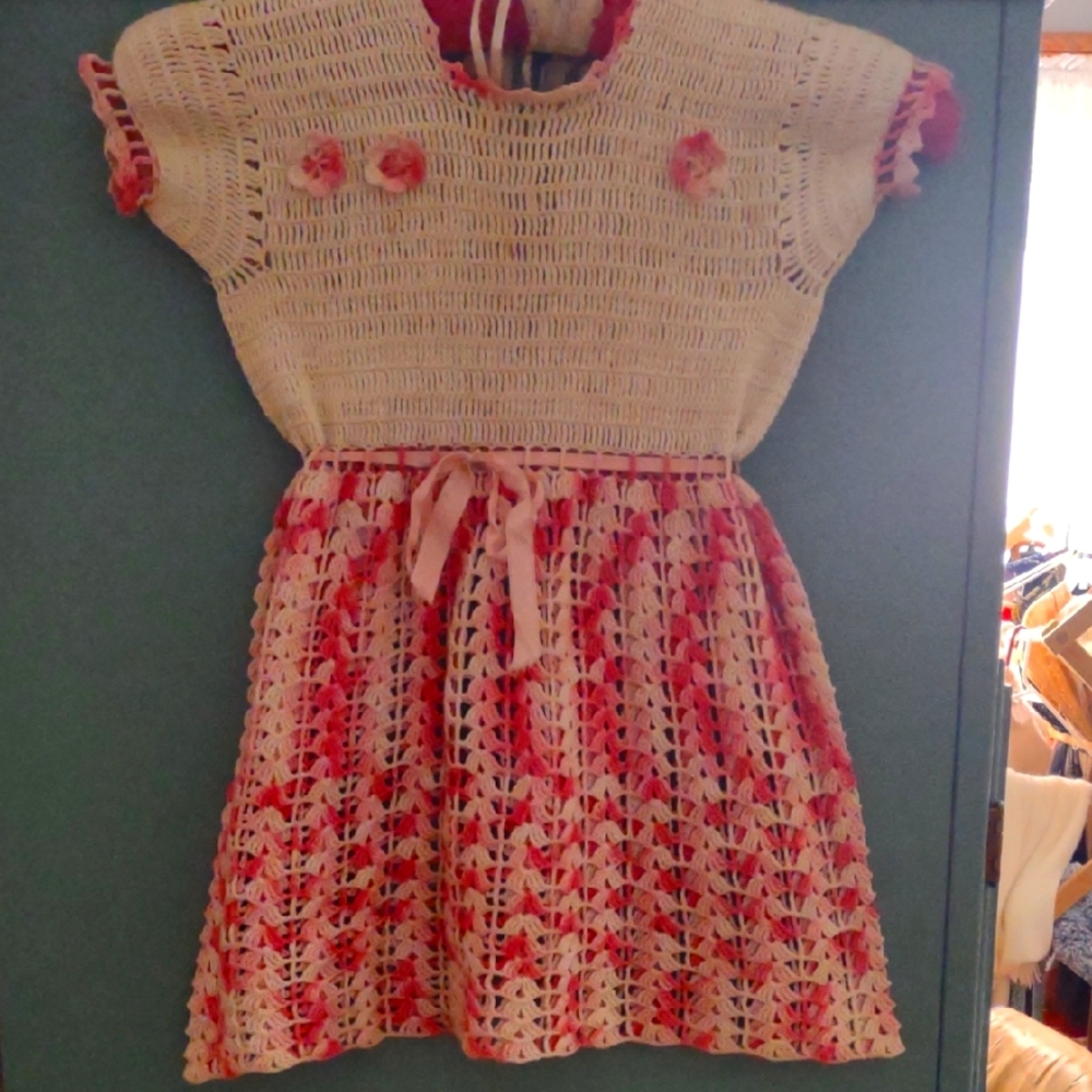 Vintage Charming Crochet Kids Dress in Cream and Pink